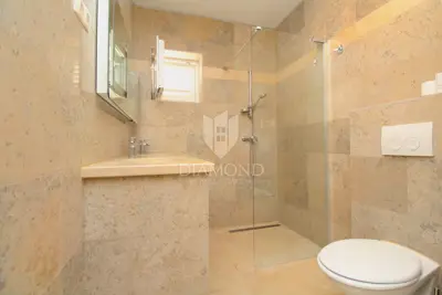 House for sale in Labin, 438 m² - 19