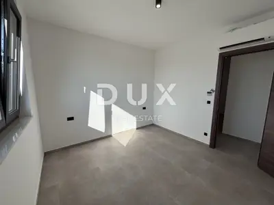 ZADAR, KOŽINO - Unique penthouse 100 meters from the beach with a spectacular sea view - 9