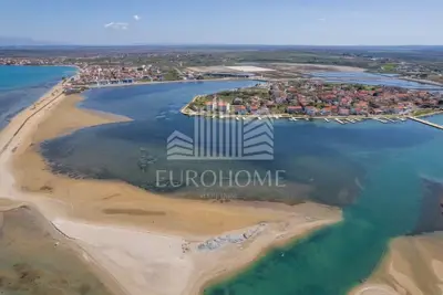Stan 78,92 m², Nin-Zaton - 80 m do mora i krovna terasa - 2