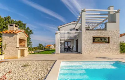 House 125 m², Barban - pool and grounds 1,113 m² - 2