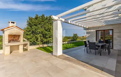 House 125 m², Barban - pool and grounds 1,113 m² - 3