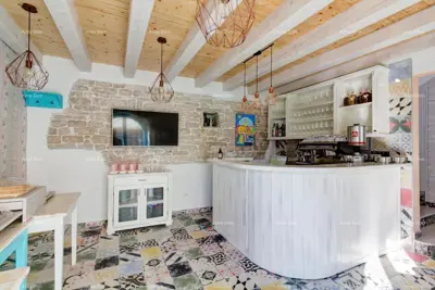 Hotel 500 m², Fažana - old town center and sea view - 2