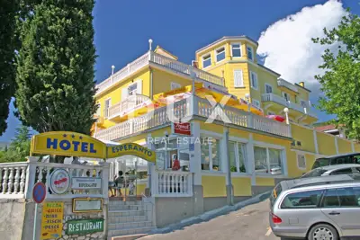 Hotel 1,800 m², Selce - 45 m from the sea - 3