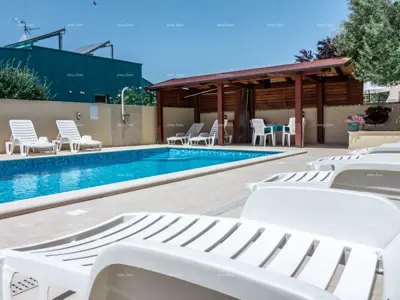 Apartmanska kuća s bazenom! Blizina mora i plaže! Peroj. - 2