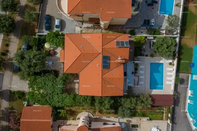 Apartmanska kuća s bazenom! Blizina mora i plaže! Peroj. - 5