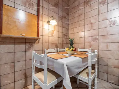 Apartmanska kuća s bazenom! Blizina mora i plaže! Peroj. - 8