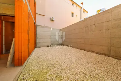 Stan u Ližnjanu, 2 spavaće sobe, vrt i balkon - 7