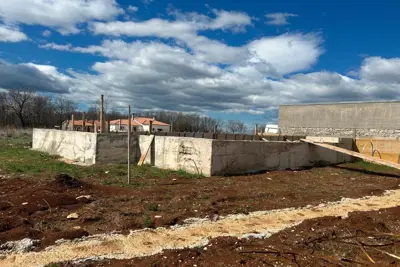 Građevinsko zemljište 400 m², Kanfanar - dozvola i započeta gradnja - 6