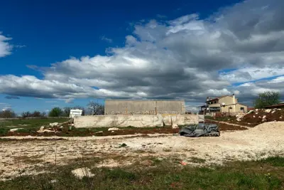 Građevinsko zemljište 400 m², Kanfanar - dozvola i započeta gradnja - 3