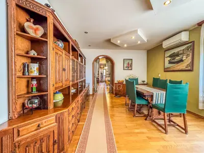 Novigrad, surroundings, house with business potential! - 3