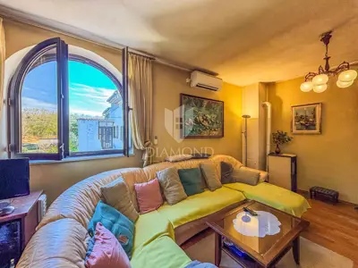 Novigrad, surroundings, house with business potential! - 9