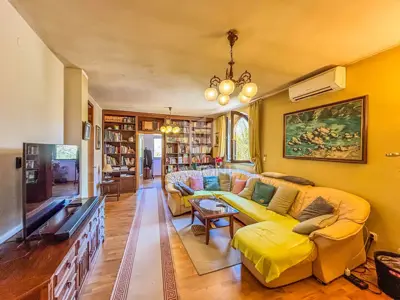 Novigrad, surroundings, house with business potential! - 7