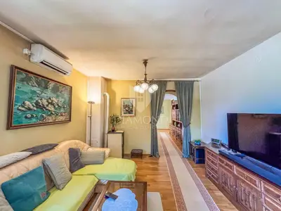Novigrad, surroundings, house with business potential! - 21
