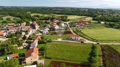 Building plot 1,077 m², Barban - project and permit - 2
