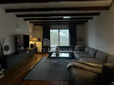 2350€/m2 Potpuno namješten stan na tri etaže 201 m² - Veliko Polje -