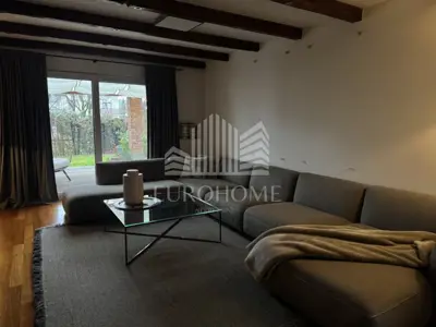 2350€/m2 Potpuno namješten stan na tri etaže 201 m² - Veliko Polje - - 2