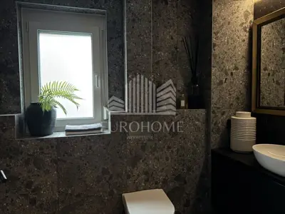 2350€/m2 Potpuno namješten stan na tri etaže 201 m² - Veliko Polje - - 14