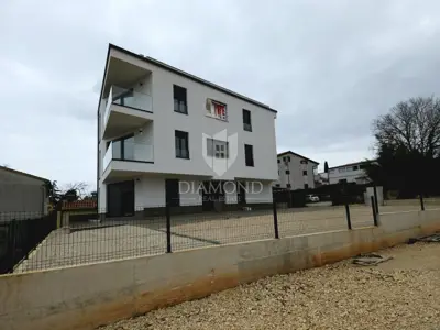 Wohnung zum Kauf in Poreč, 87 m²
