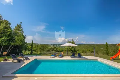 Vila 2459 m², Labin - panoramski pogled i bazen - 5