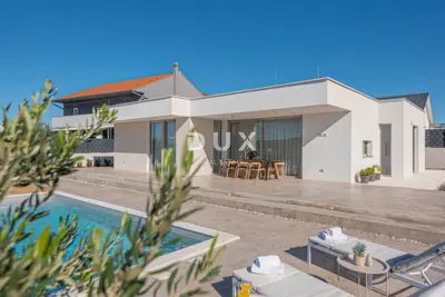House for sale in Bilice, 120 m²
