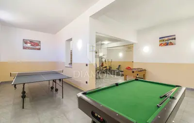 Kuća 330 m², Šišan - bazen i 5 parkirnih mjesta - 21