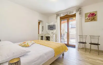 Kuća 330 m², Šišan - bazen i 5 parkirnih mjesta - 13