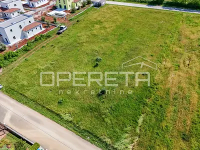 Građevinsko zemljište 700 m², Poreč - mir i privatnost - 2