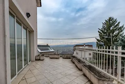 Haus 176 m², Šestine, Panoramablick und Garten - 15