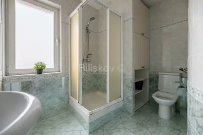 Haus 176 m², Šestine, Panoramablick und Garten - 9