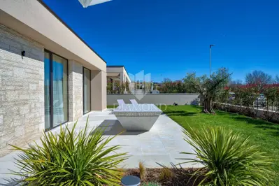 Poreč, Exclusive smart home villa with open views - 2