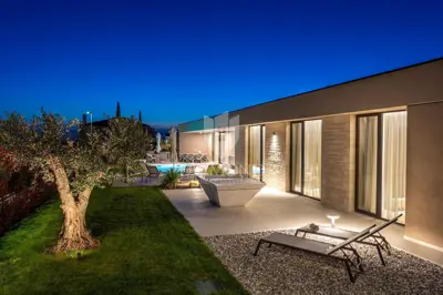 Poreč, Exclusive smart home villa with open views