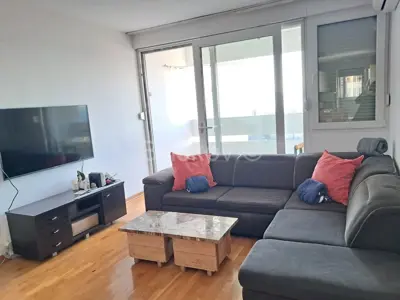 Stan 90 m², Sućidar, Split - 3 spavaće sobe i 2 lođe - 6