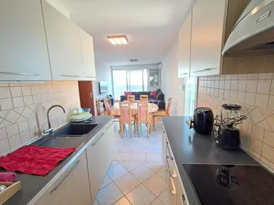 Stan 90 m², Sućidar, Split - 3 spavaće sobe i 2 lođe - 2