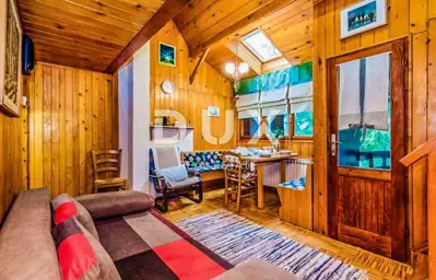 Haus 186 m², Vrbovsko - rustikales Holzferienhaus