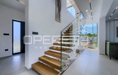 Exklusive Villa mit Pool, Tennisplatz und Jacuzzi - ruhige Lage unweit - 14
