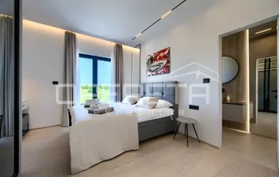 Exklusive Villa mit Pool, Tennisplatz und Jacuzzi - ruhige Lage unweit - 12