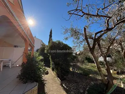 Apartmanska kuća 188 m², Novalja - centar i 6 apartmana - 12