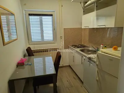 Apartmanska kuća 188 m², Novalja - centar i 6 apartmana - 7