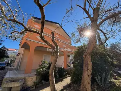 Apartmanska kuća 188 m², Novalja - centar i 6 apartmana - 17