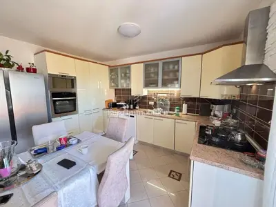 Apartmanska kuća 188 m², Novalja - centar i 6 apartmana - 4