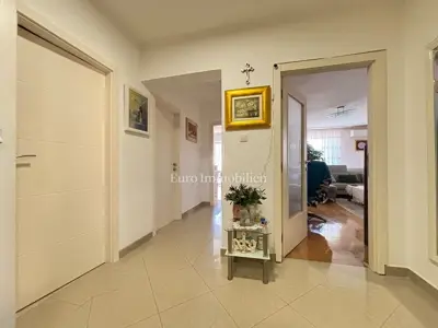 Apartmanska kuća 188 m², Novalja - centar i 6 apartmana - 8