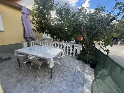 Haus 51 m², Gornji Karin - 400 m vom Meer - 16