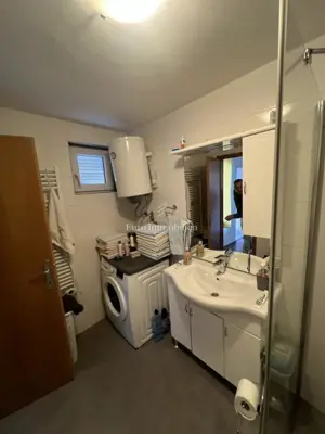 Haus 51 m², Gornji Karin - 400 m vom Meer - 10
