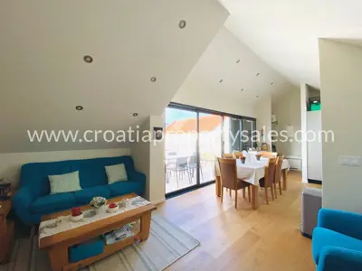 Penthouse 90 m², otok Brač, pogled na more - 13