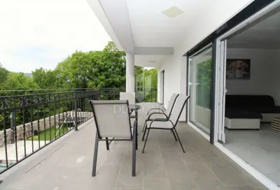 Stan 115 m², Bribir - pogled na more i terasa - 6