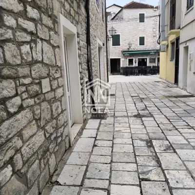 Kuća 120 m², Vodice - centar i blizina mora
