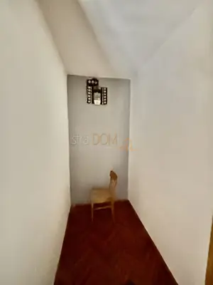 - Kuća sa 3 stambene jedinice, nedaleko Žminja - - 10