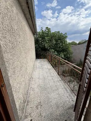 - Kuća sa 3 stambene jedinice, nedaleko Žminja - - 3