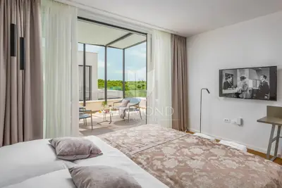 Villa 670 m², Bale - Designervilla mit Wellnessbereich - 14