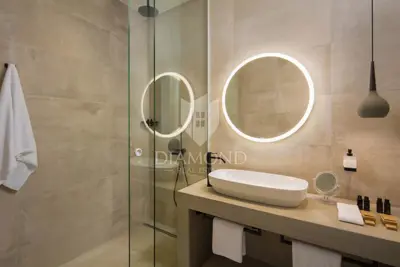 Villa 670 m², Bale - Designervilla mit Wellnessbereich - 19